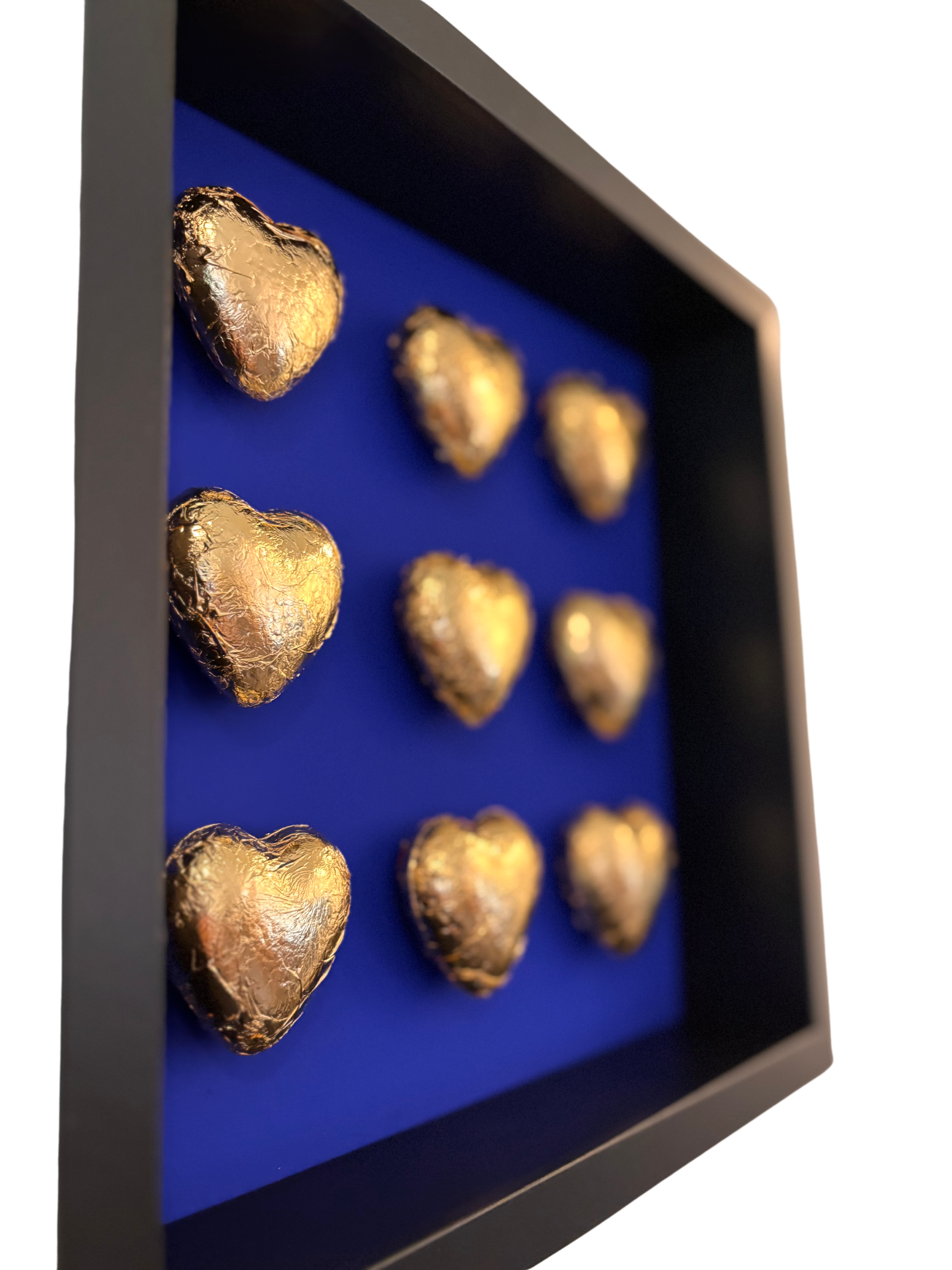 9 Gold Hearts Black