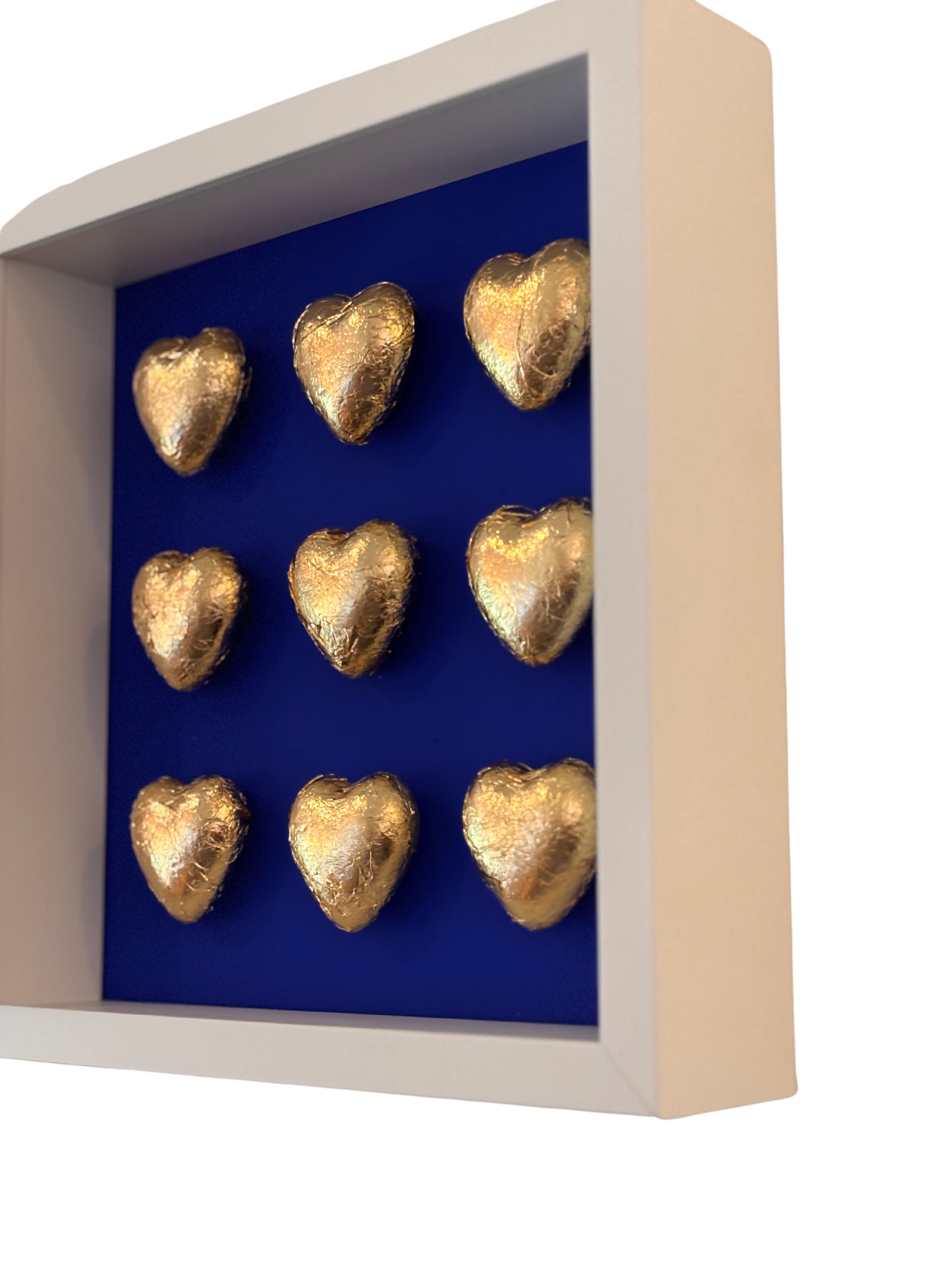 9 Gold Hearts White